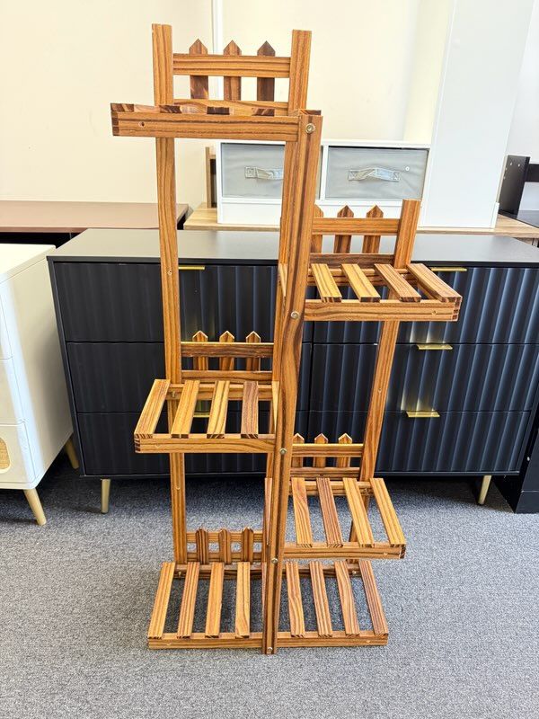 Plant Stand (200)
