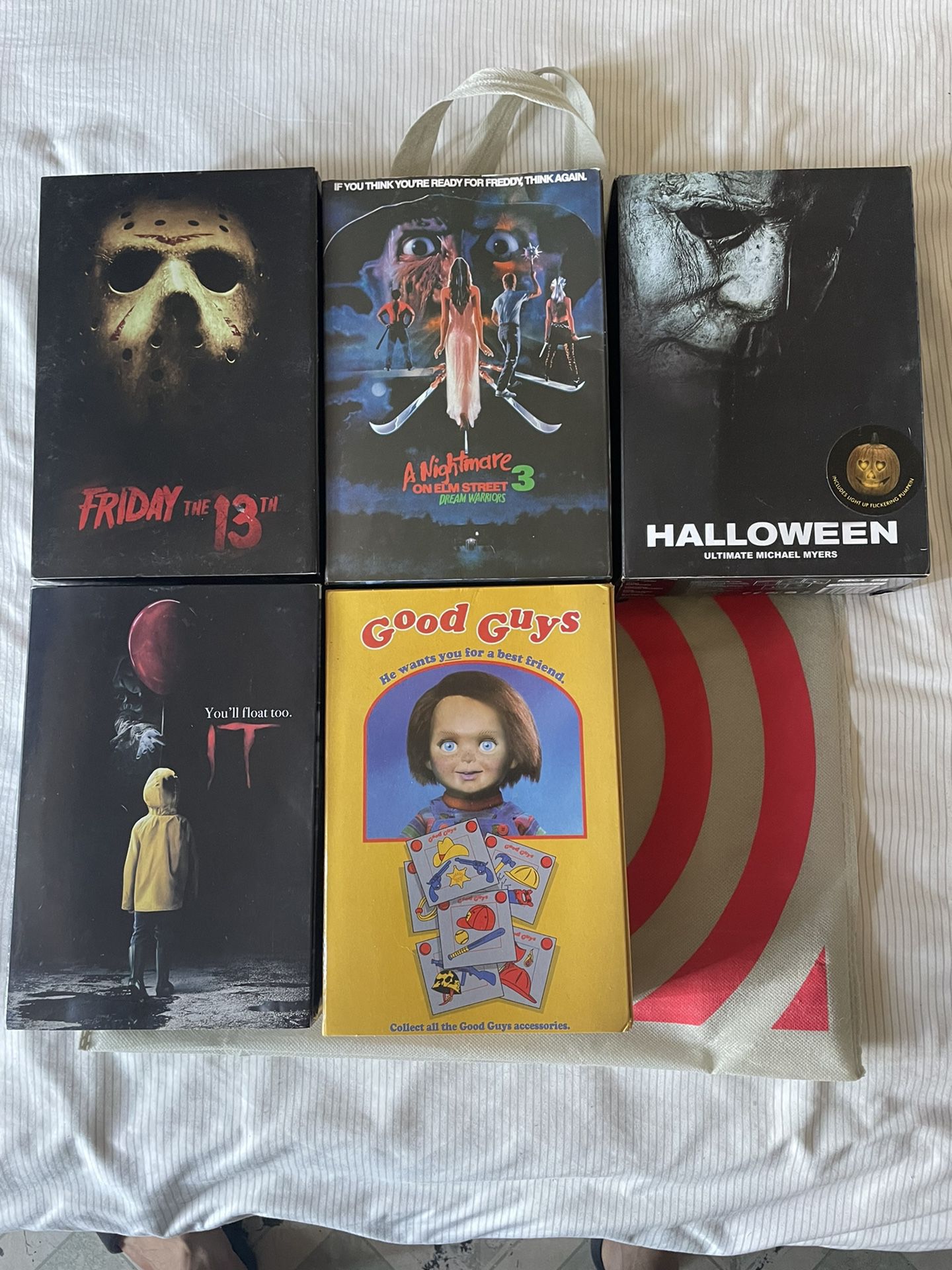 NECA / REEL TOYS HORROR CHARACTERS HALLOWEEN JASON FREDDY CHUCKY PENNYWISE  for Sale in Queens, NY - OfferUp