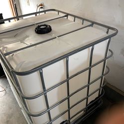 water tank 275 Gallons 