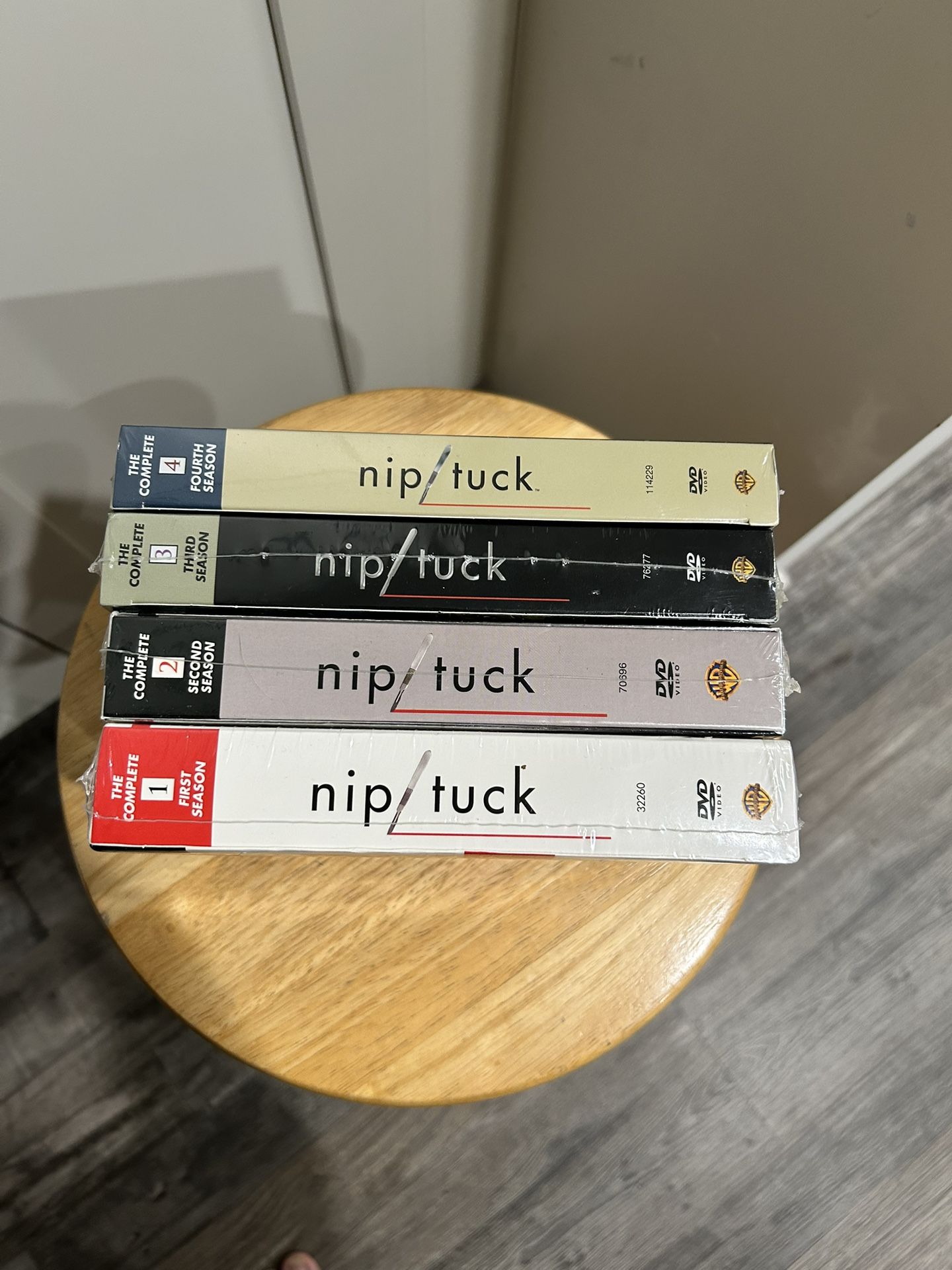 Nip & Tuck Seasons 1-4 (New)