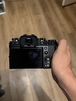 Fujifilm xt-5 with XR 16-80mm lens