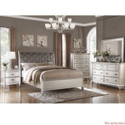 Beautiful Contemporary Queen size Complete Bedroom Set. Mattress Sold Separately 