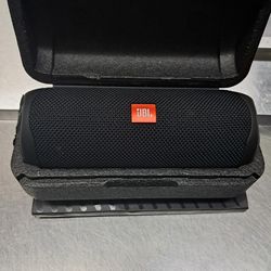 JBL flip 5 speaker
