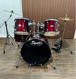 WHO’S READY TO ROCK!!! - SQUIER  by Fender Drum Set