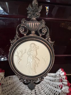 Vintage Copper Craft Guild Oval Relief Cameo Plastic Wall gallery Plaque Home Decor