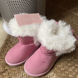 Juicy Couture Girl’s Pink Boots New with slight scuff from sticker… Size 6