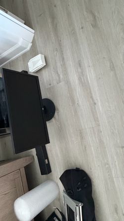 Hp Black Computer Monitor with Stand. 20”
