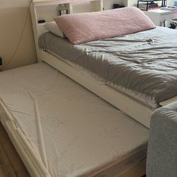 Full Size Bed w/ Storage & Trundle