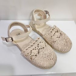 GAP Kids Girls Cream Crochet Sandals - Size: 12