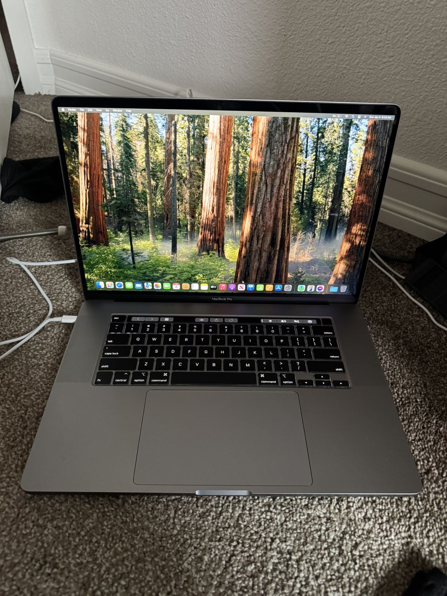 MacBook Pro 16” w/ Touch Bar (2019)