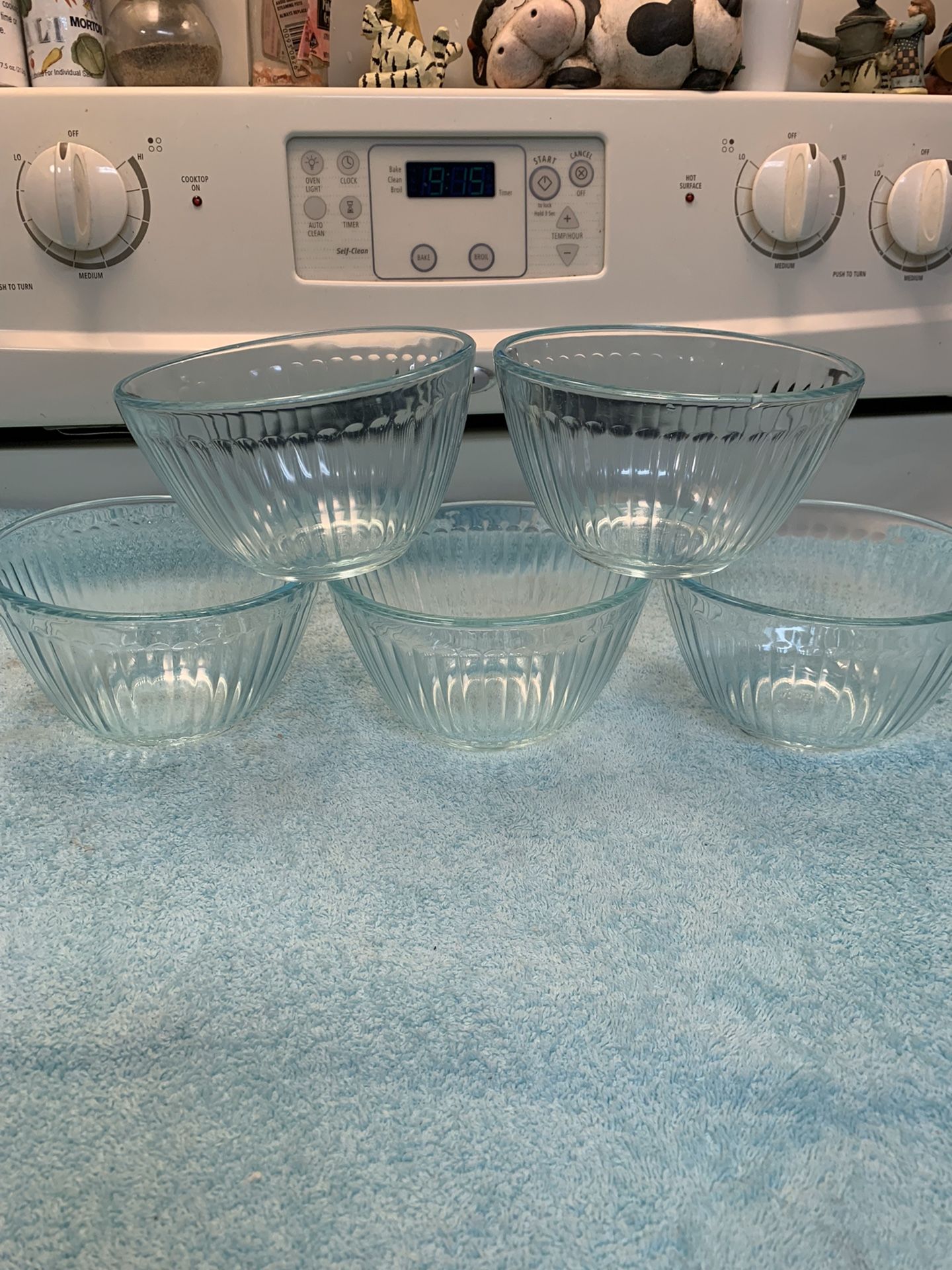 Set of 5 Pyrex bowls 7401-3