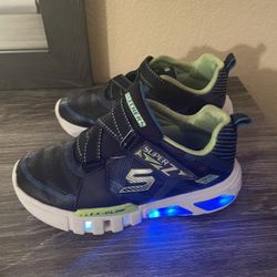 Skechers Size 2 Light Up Boy
