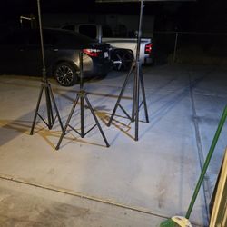 DJ light holder.
And Two speaker holders.