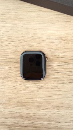Apple Watch titanium gold