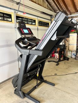 Sole F63 Folding Treadmill Like New - Delivery Available