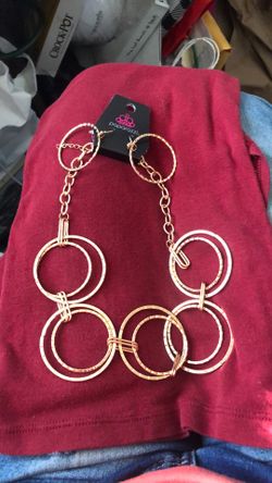 Paparozzi necklace and earrings