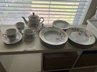 Vintage TK Thun Czechoslovakia Fine Porcelain Dinnerware Lot Plates Bowls Teapot Set