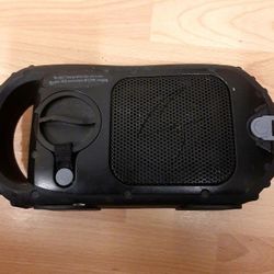 Portable Bluetooth Multifunction Outdoor Emergency Speaker with LED Light and USB output charging  