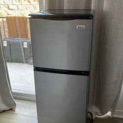 Magic Chef fridge 