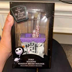 nightmare before christmas makeup holder + brushes 
