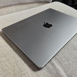 Apple MacBook Pro 2021 A2485 16in M1 Max 32 Core GPU 32GB RAM 1TB SSD ,Excellent Condition