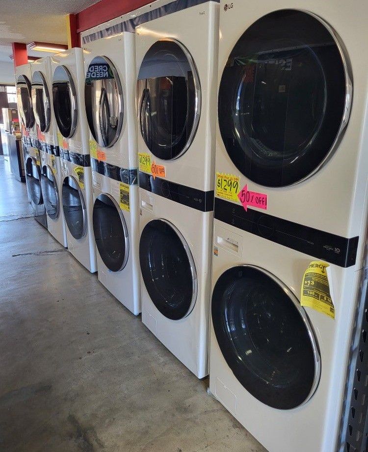 LG ThinQ WashTower Single Unit Front Load Washer 4.5 Cubic Feet Dryer 7