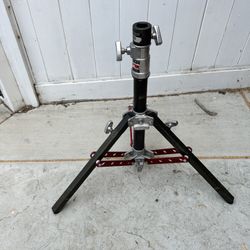 Matthews Slider Stand