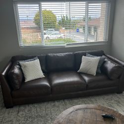 Jerome’s Monarch Leather Couch 