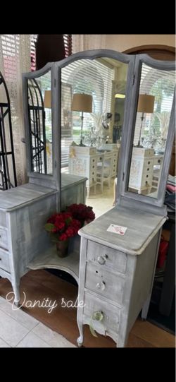 Vintage vanity