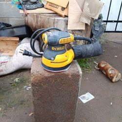 DeWalt Sander
