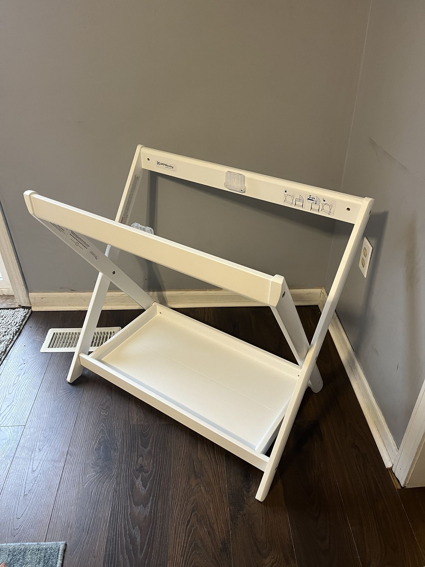 Bassinet Stand