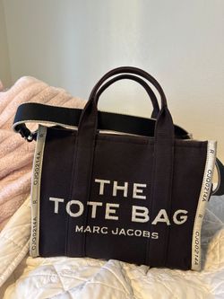 The Jacquard medium tote bag