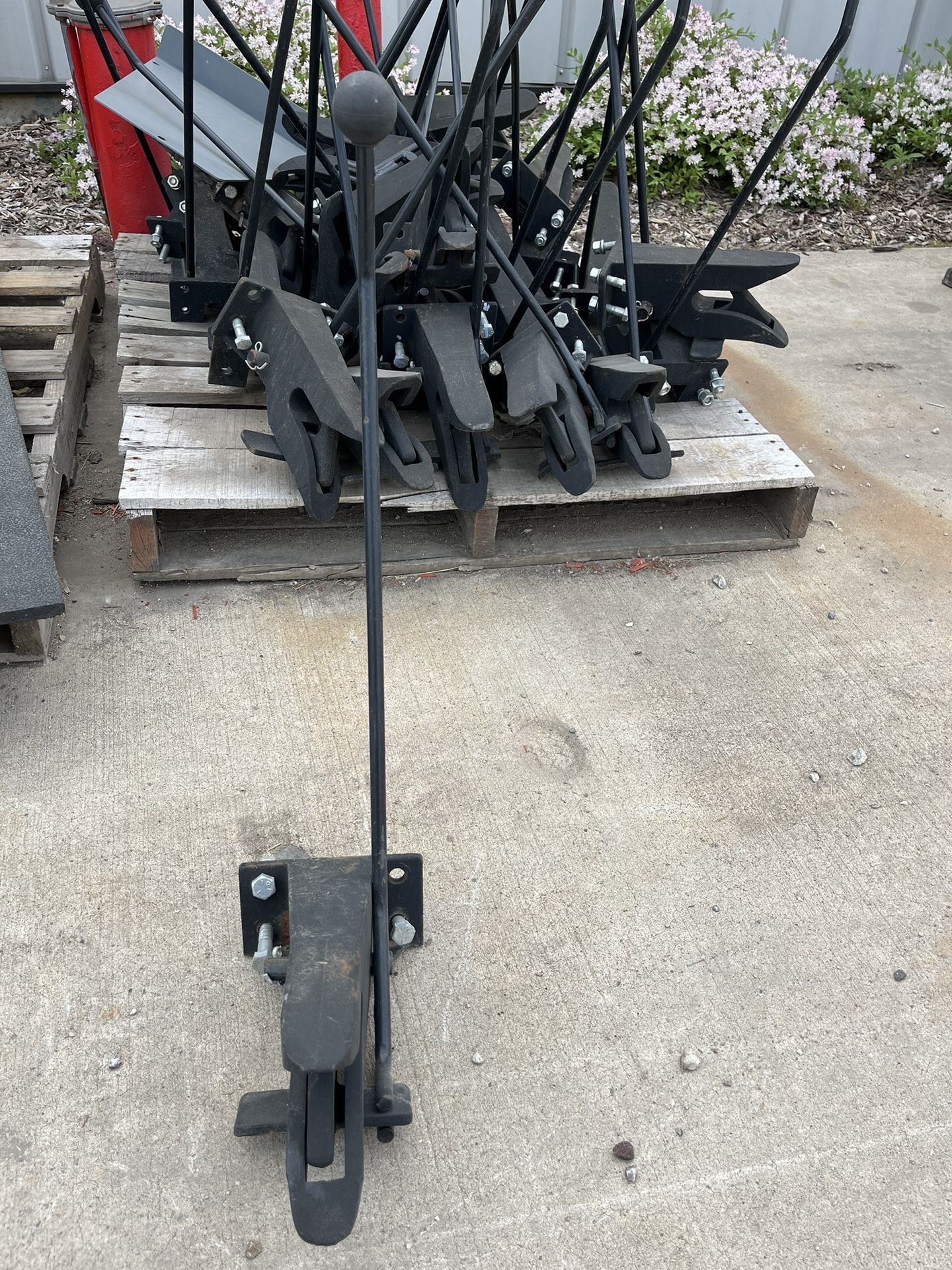 FOR SALE A JAW HITCH COUPLER. $200 EACH.