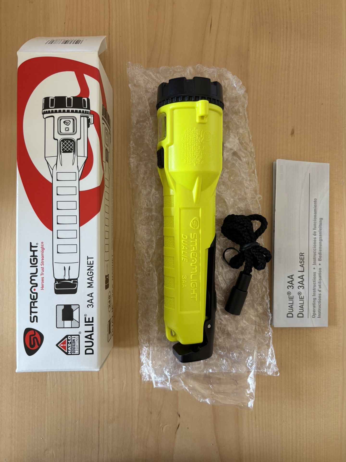 NEW Streamlight flashlight