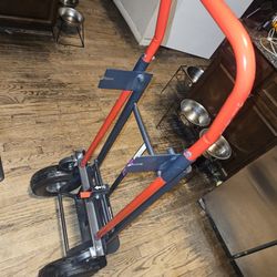 600 lb. Capacity 2-in-1 Convertible Hand Truck Dolly