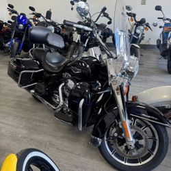 2014 HARLEY-DAVIDSON FLHR ROAD KING 