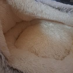 Comfy Dog Bed - NEW 