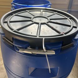 55 Gallons Blue Barrels With Removible Lids 