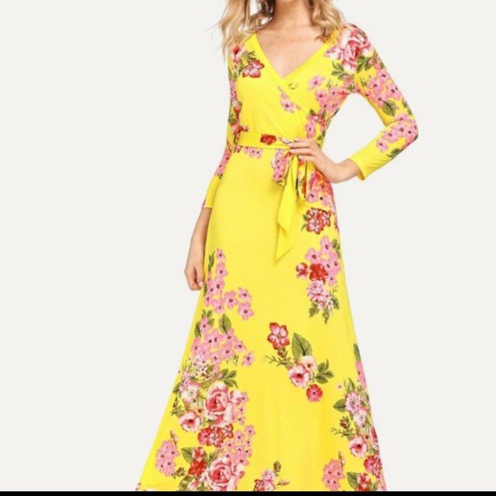 NWT  Women Yellow Floral Dress Wrap Size S