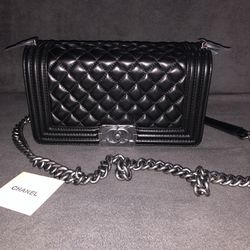 Chanel Bag for Sale in New York, NY - OfferUp