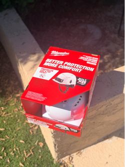 Milwaukee BOLT Type II Front Brim Vented Safety Helmet – White (48-73-1320)