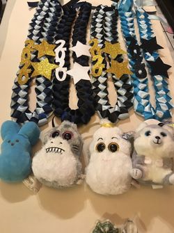 Graduation leis