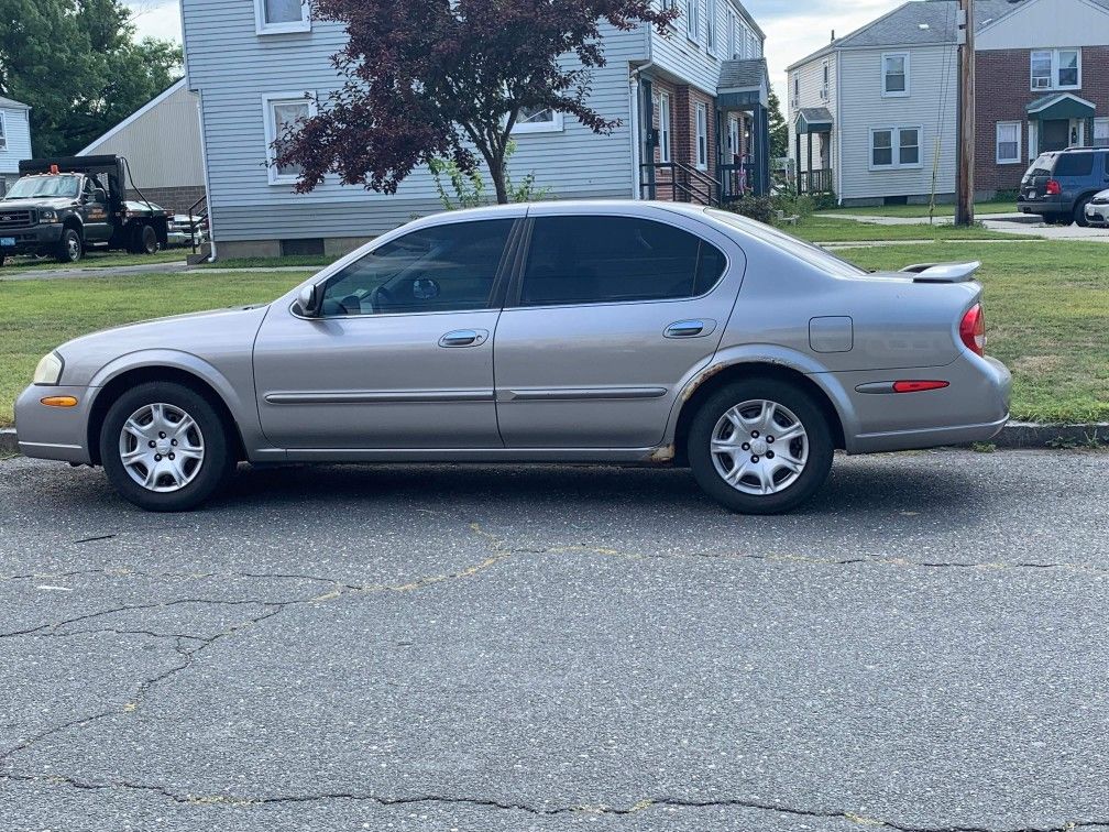 2000 Nissan Maxima