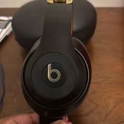 Beats Solo3 Wireless Headphones – One Side Not Working