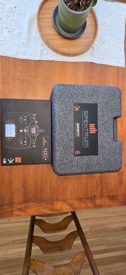 Spektrum NX8+ 2.4GHz DSMX Radio System Transmitter New with Case.