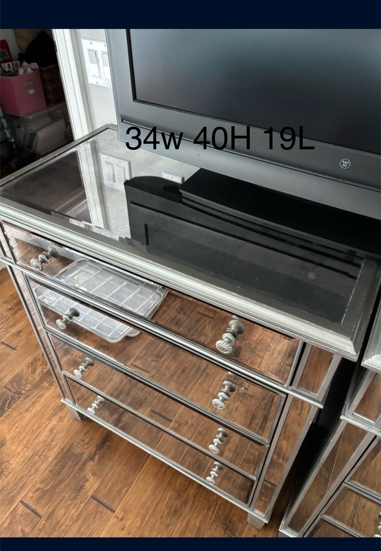 1 Mirror Dresser