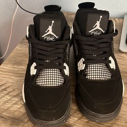 Jordan 4 White Thunders No Box Size 10 Men’s