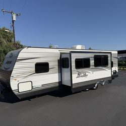2018 Jayco Jayflight 28FT With Super Slide O it & Bunkhouse Double Door Entry Brand New Must See 
