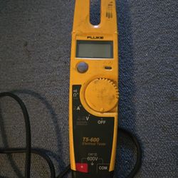 Fluke T5-600 Electrical Current, Ohms, and Voltage Tester