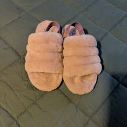 Girls UGG Slippers -size 4